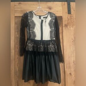 SIPALYA Black and White Top